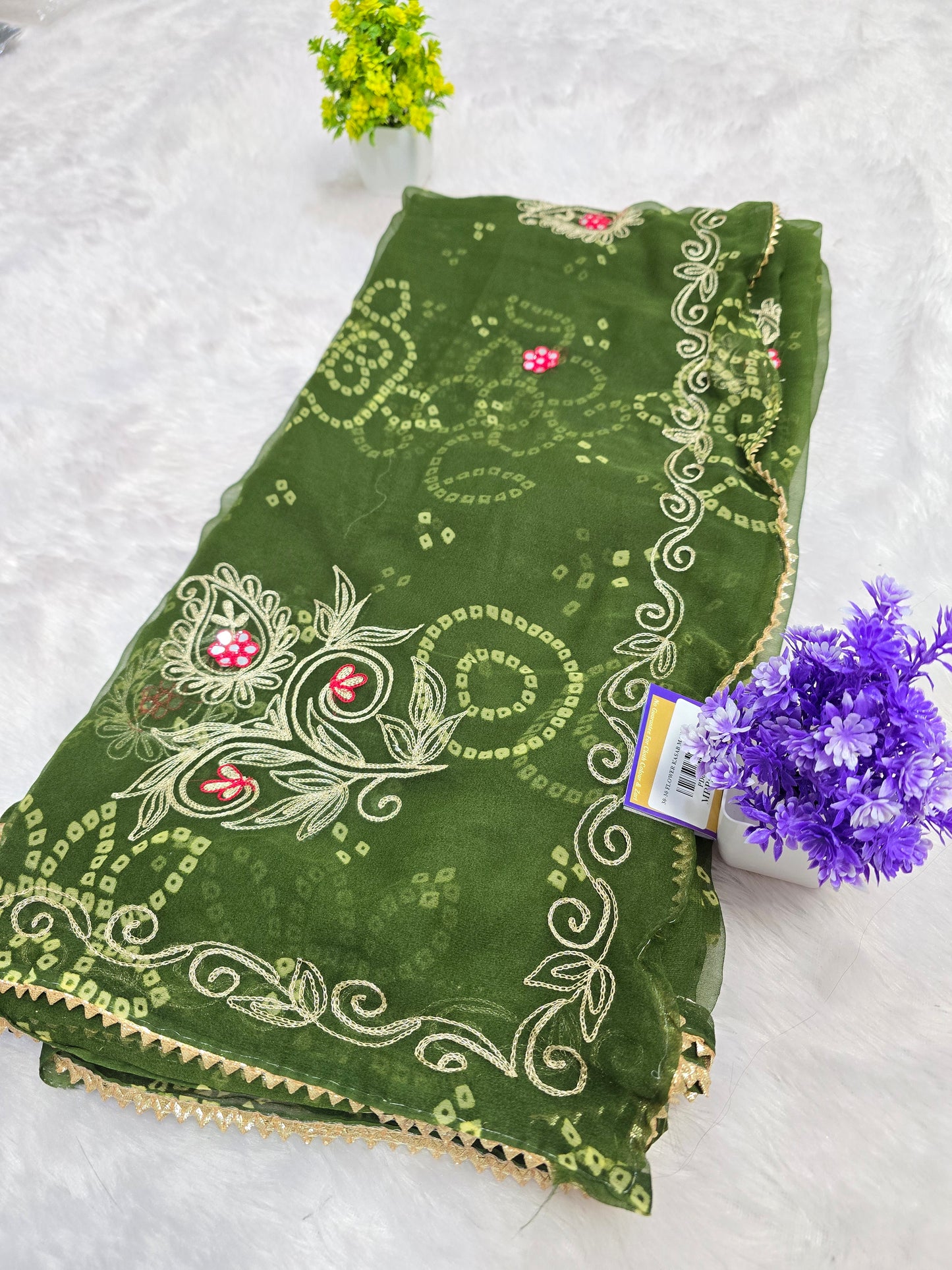 Geen Bandhani Embroidered Saree