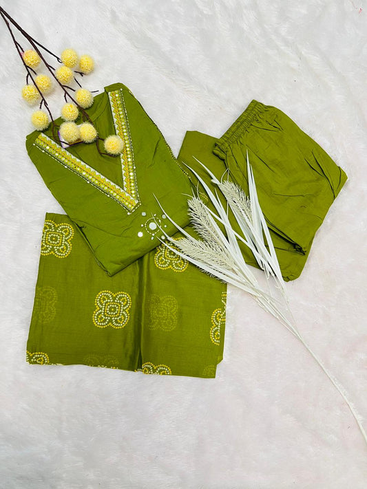Embroidered Green Straight Kurti Set with Bandhani Motifs