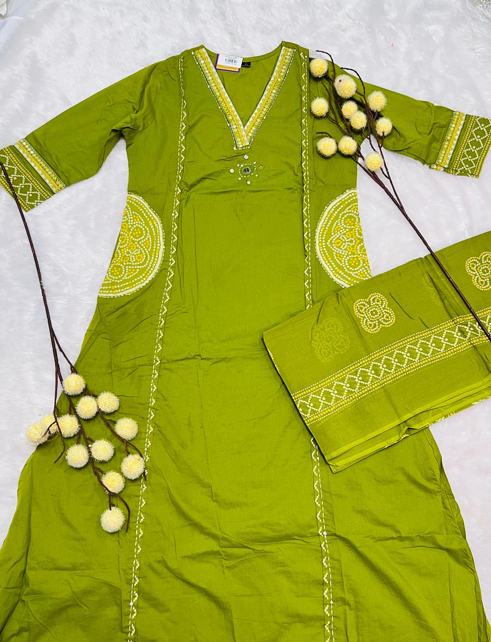 Embroidered Green Straight Kurti Set with Bandhani Motifs