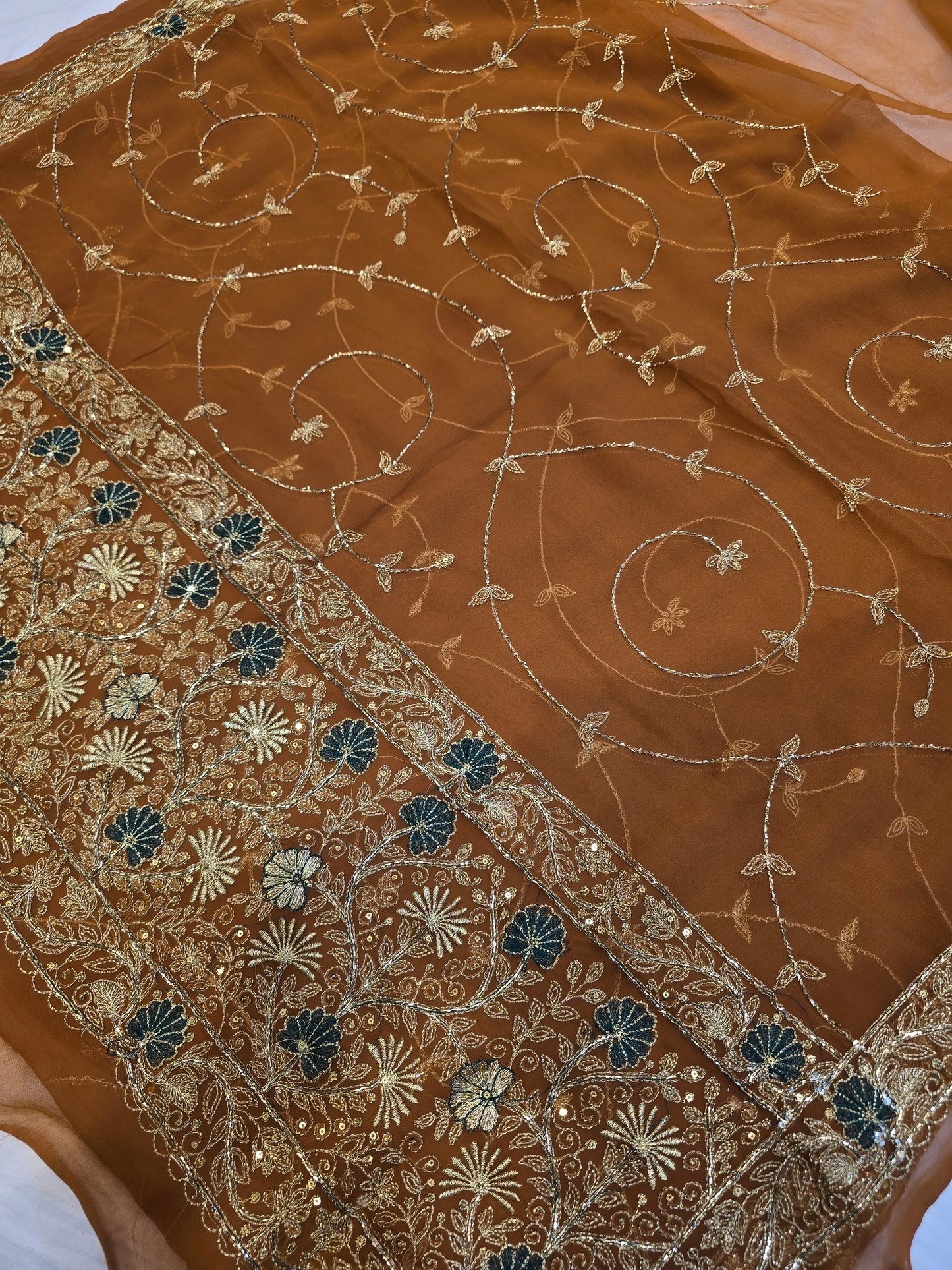Heavy Zari Embroidery Saree with Intricate Floral Jaal & Matching Border Blouse Piece (Copy)