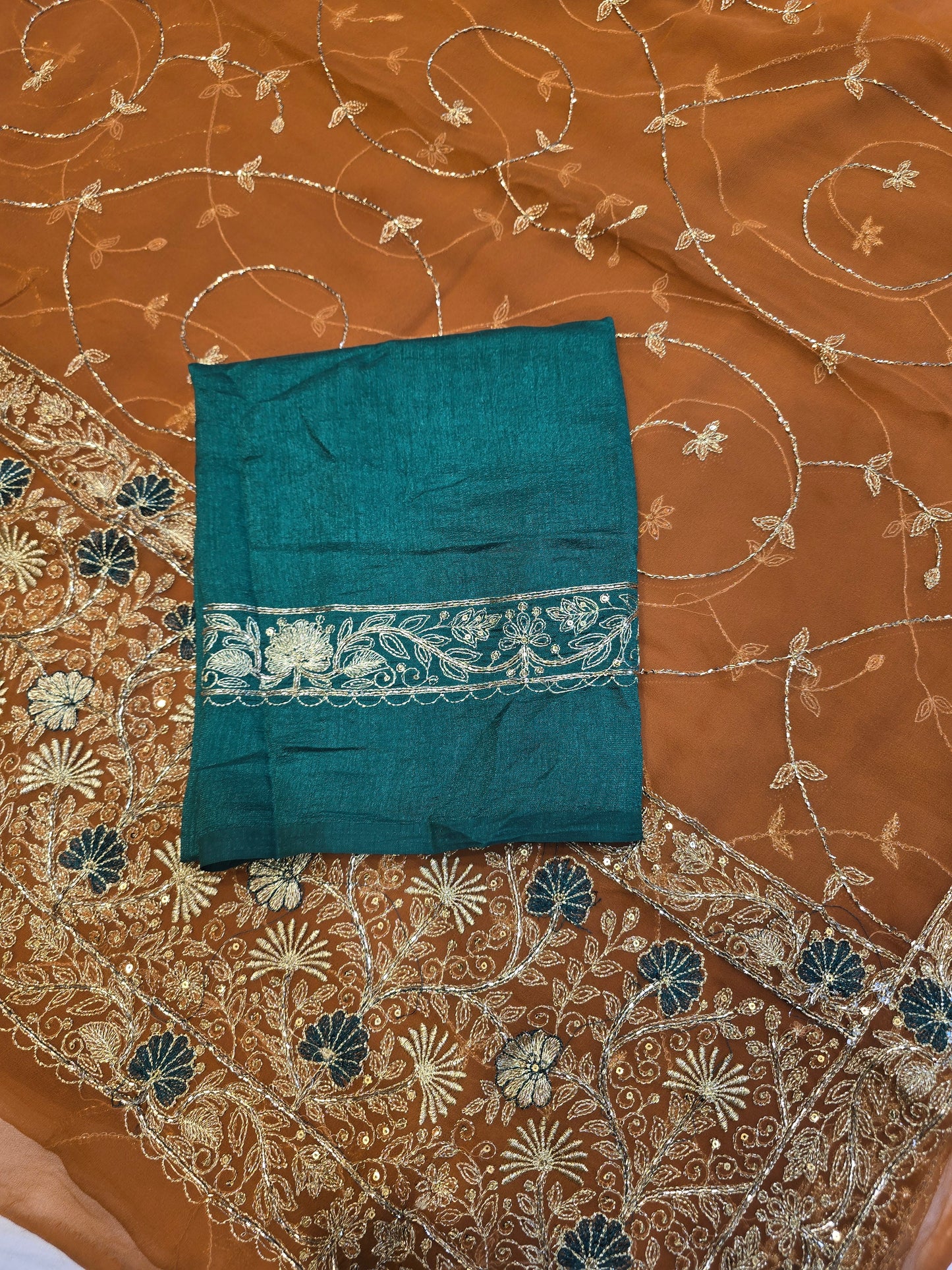 Heavy Zari Embroidery Saree with Intricate Floral Jaal & Matching Border Blouse Piece (Copy)